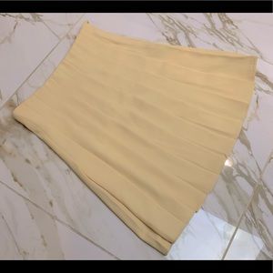 ZARA WOMAN PLEATED SKIRT (XS)